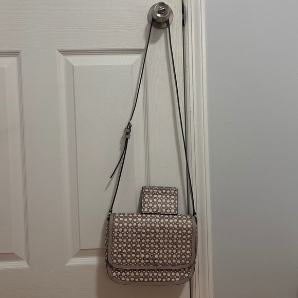 kate spade Handbags - Kate Spade Crossbody bag